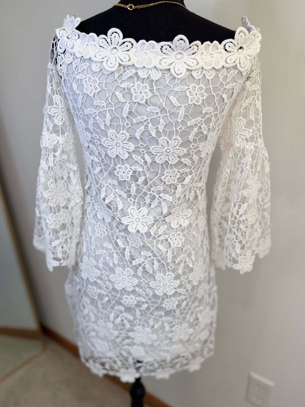 Auxo Collection White Floral Lace Off Shoulder Dress Size S Bell Sleeve - Picture 5 of 13